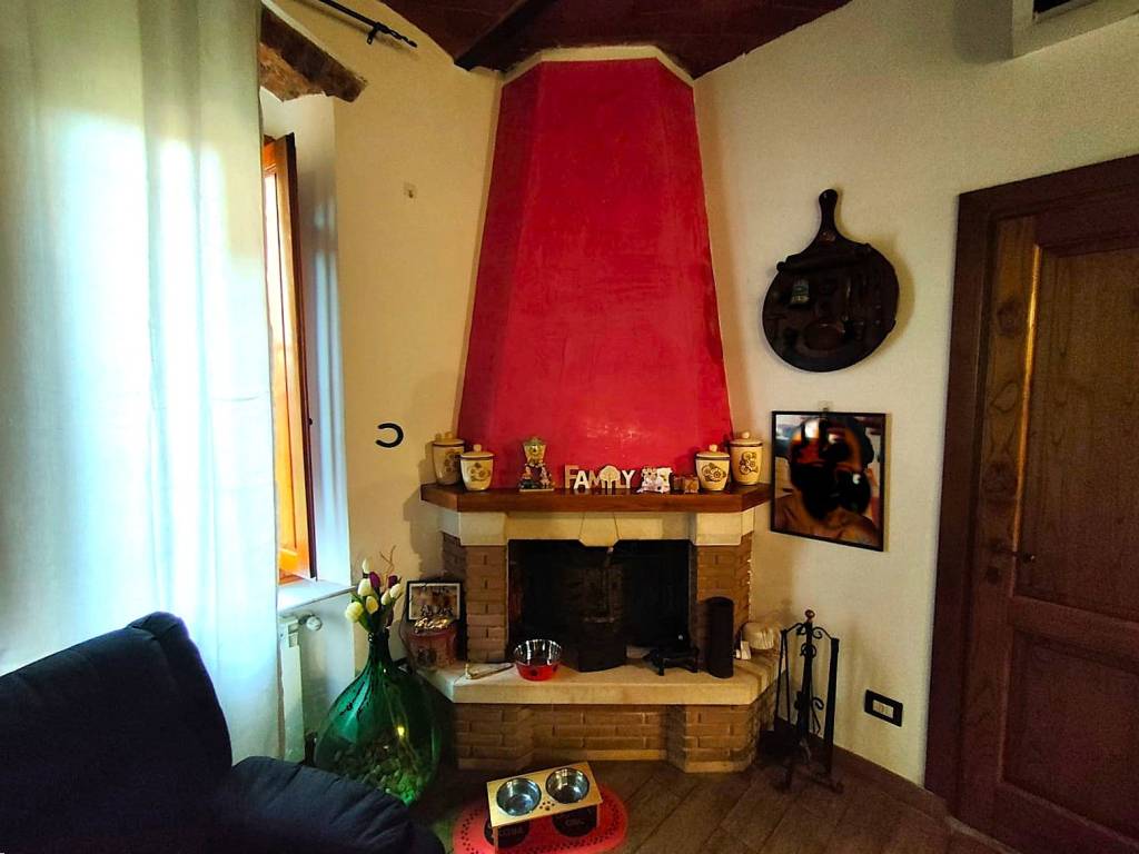 casa indipendente in vendita a Montemurlo in zona Fornacelle