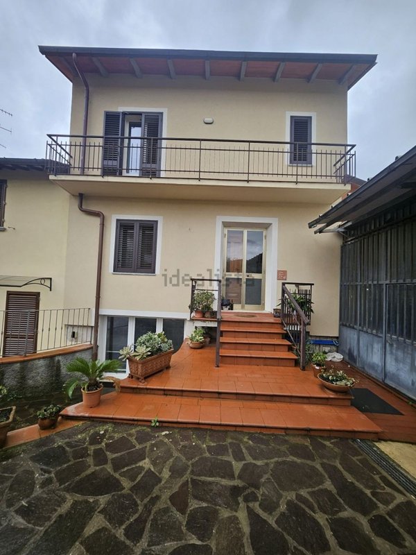 casa indipendente in vendita a Montemurlo in zona Bagnolo