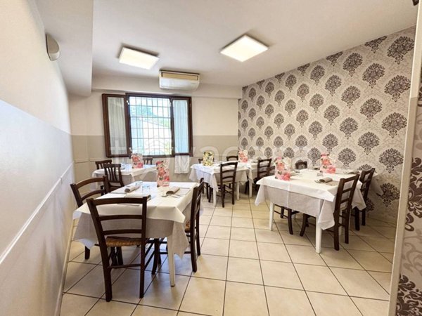 negozio in vendita a Montemurlo in zona Bagnolo