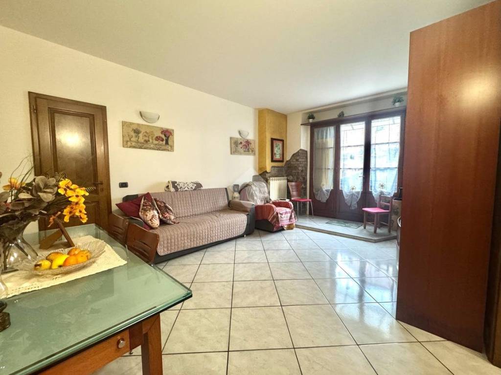 casa indipendente in vendita a Montemurlo in zona Bagnolo