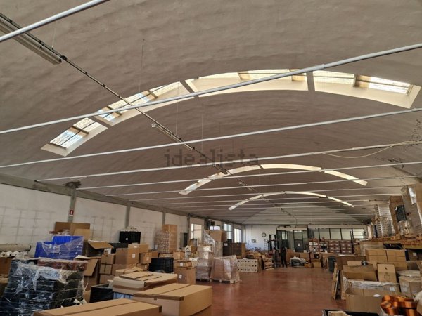 capannone in vendita a Montemurlo