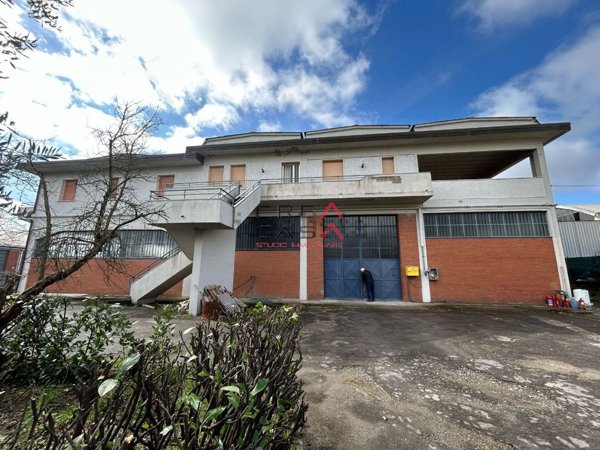 capannone in vendita a Montemurlo