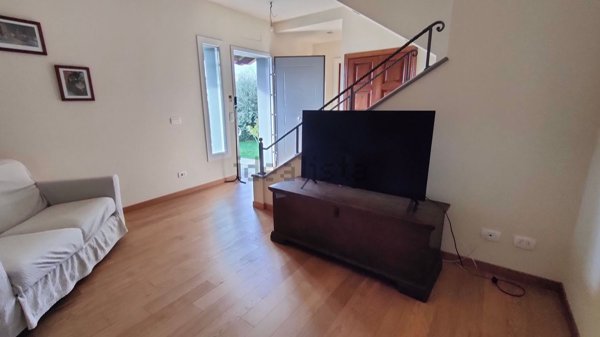 casa indipendente in vendita a Montemurlo