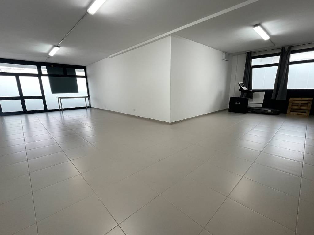 negozio in vendita a Montemurlo in zona Fornacelle