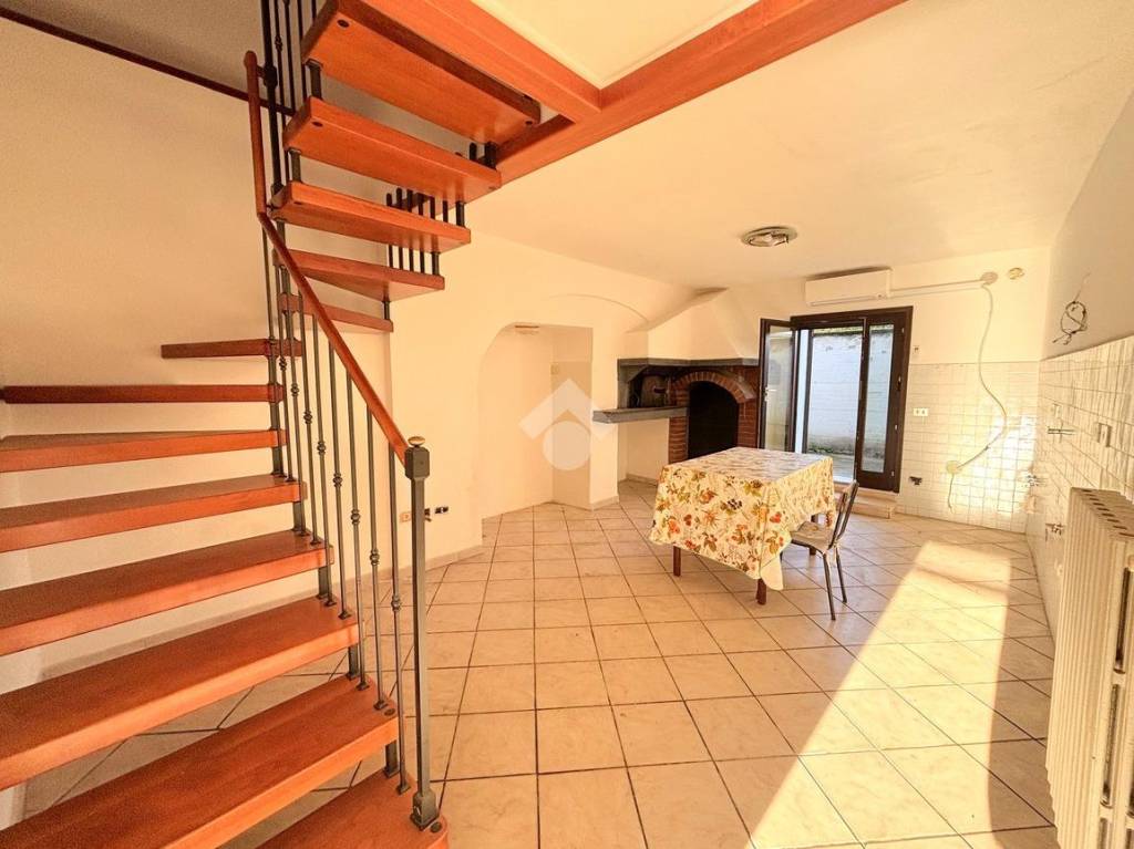 casa indipendente in vendita a Montemurlo in zona Ponte Bocci