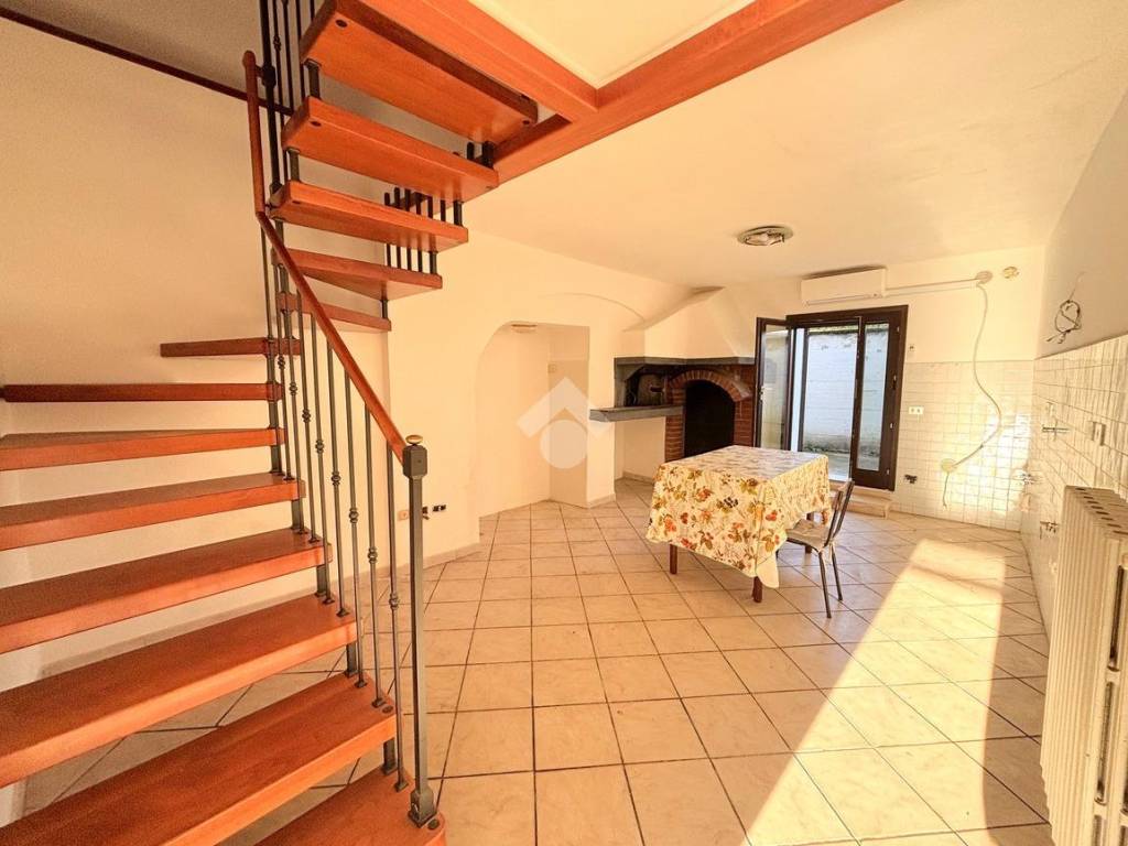 casa indipendente in vendita a Montemurlo in zona Ponte Bocci