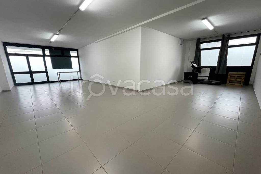 negozio in vendita a Montemurlo in zona Bagnolo