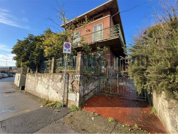 casa indipendente in vendita a Montemurlo in zona Fornacelle
