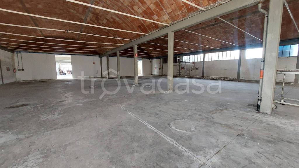 locale commerciale in vendita a Montemurlo in zona Ponte Bocci