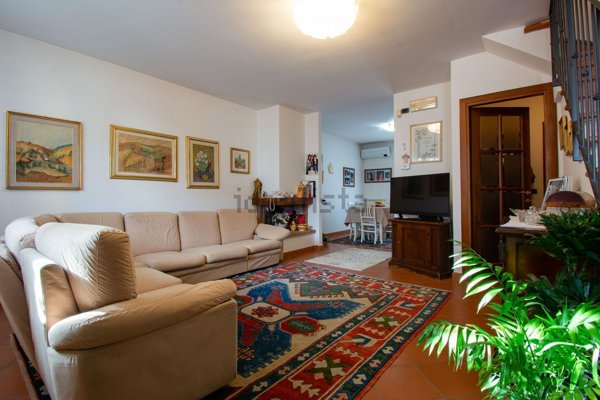 casa indipendente in vendita a Montemurlo in zona Bagnolo