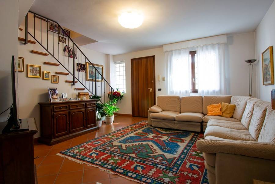 casa indipendente in vendita a Montemurlo in zona Bagnolo