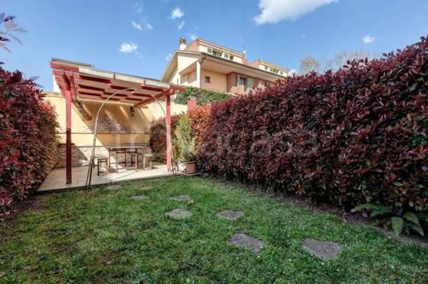 casa indipendente in vendita a Montemurlo