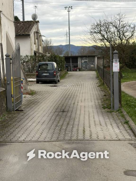 casa indipendente in vendita a Montemurlo