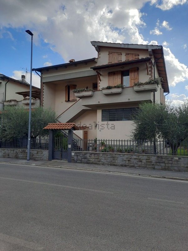 casa indipendente in vendita a Montemurlo