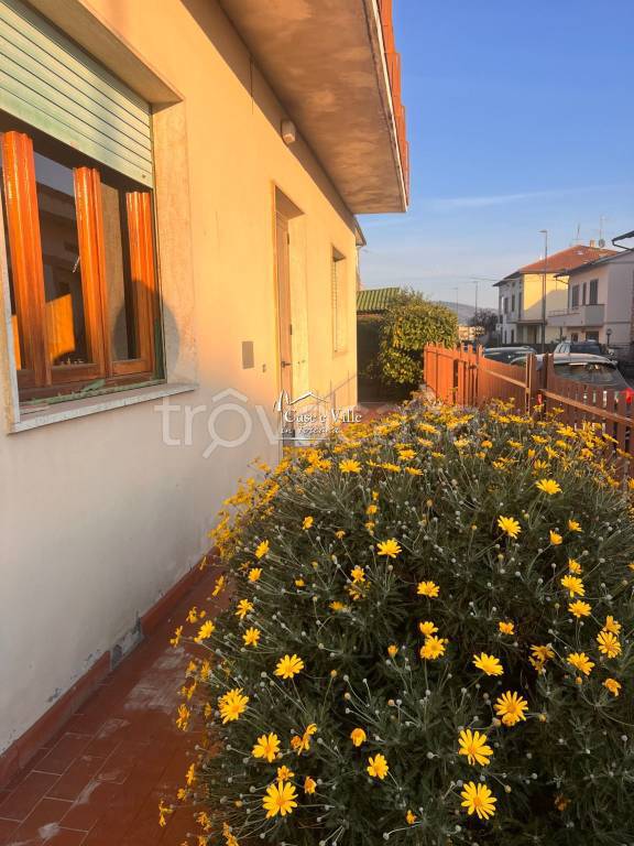 casa indipendente in vendita a Montemurlo