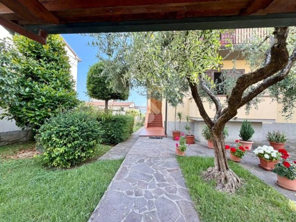 casa indipendente in vendita a Montemurlo in zona Fornacelle