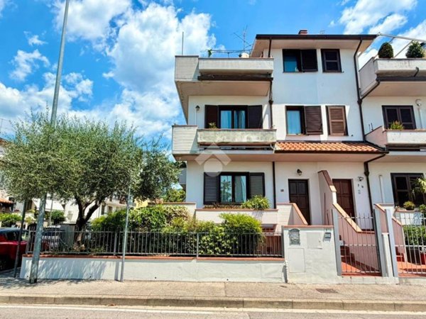 casa indipendente in vendita a Montemurlo in zona Fornacelle