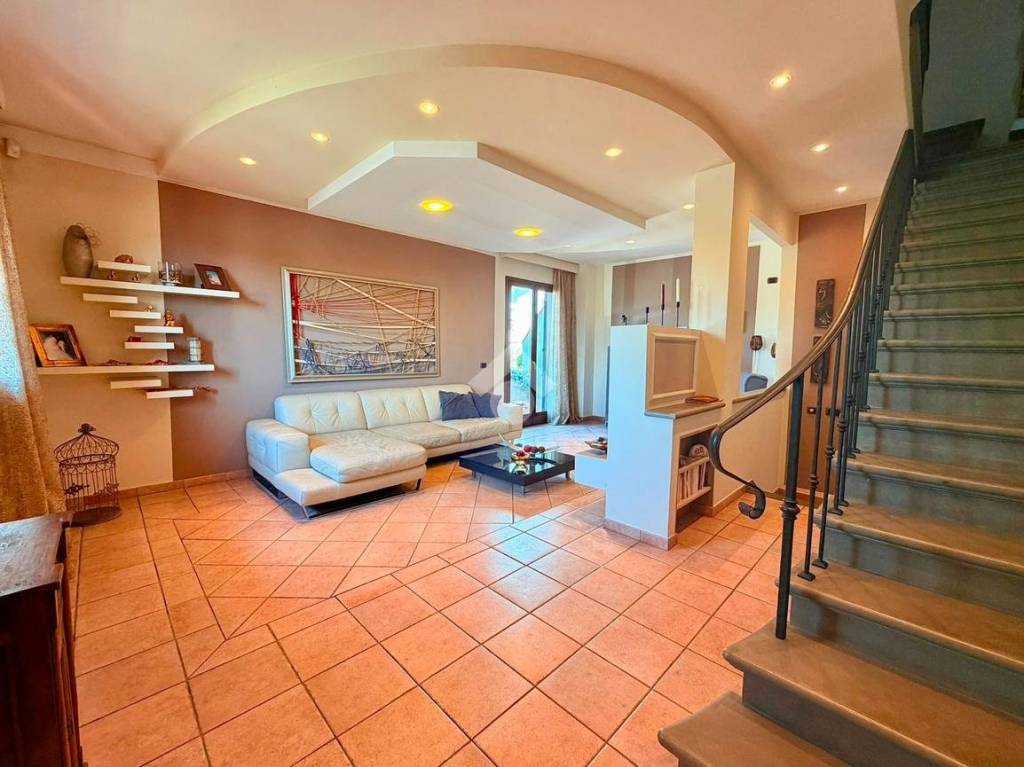 casa indipendente in vendita a Montemurlo in zona Fornacelle