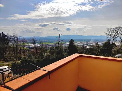 casa indipendente in vendita a Montemurlo in zona Bagnolo