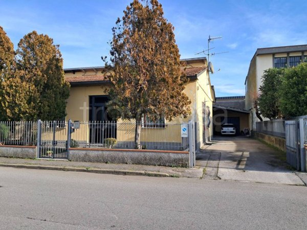 casa indipendente in vendita a Montemurlo in zona Ponte Bocci