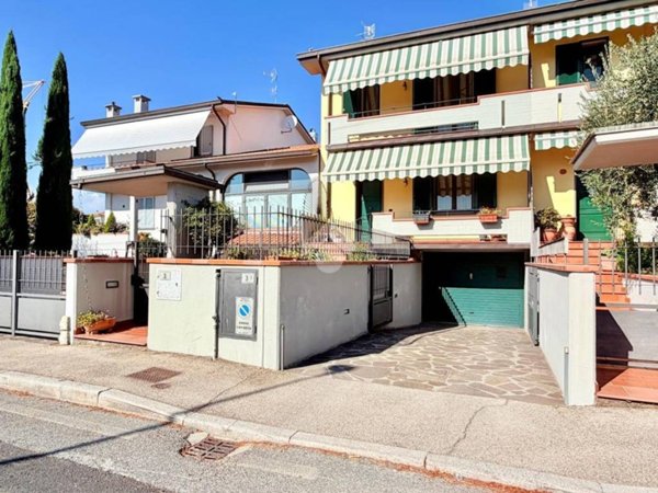 casa indipendente in vendita a Montemurlo in zona Fornacelle