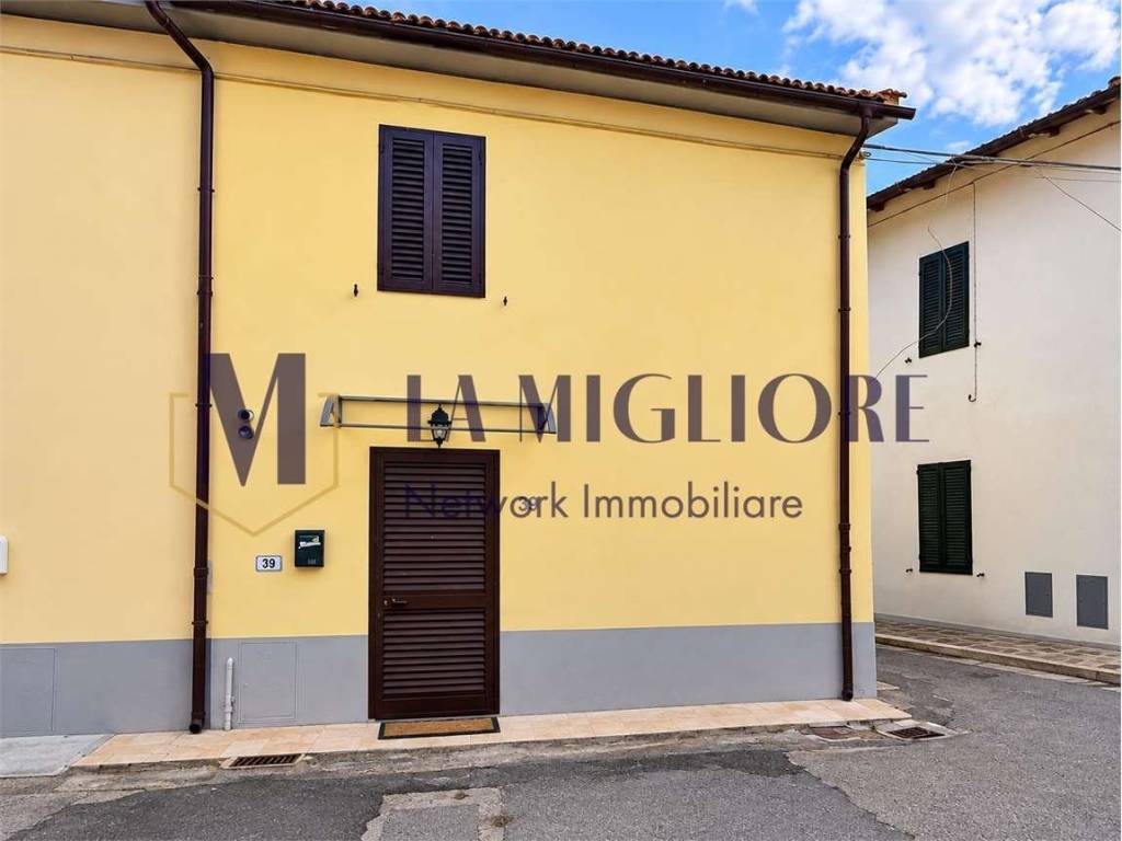 casa indipendente in vendita a Montemurlo in zona Bagnolo
