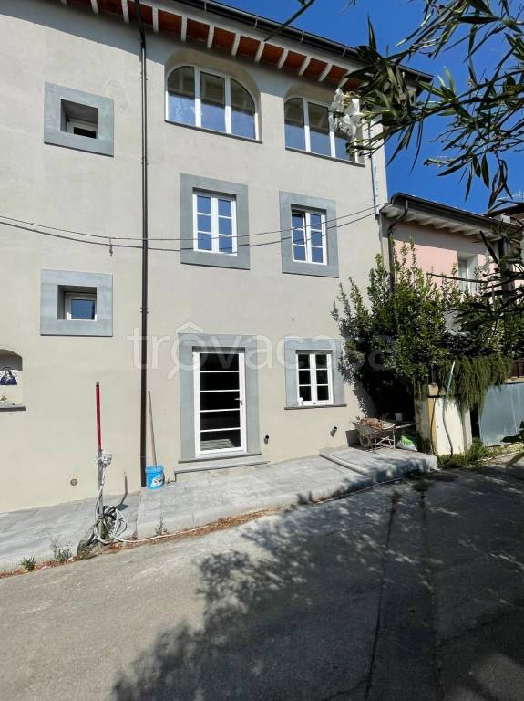 casa indipendente in vendita a Poggio a Caiano