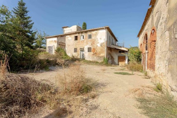 negozio in vendita a Poggio a Caiano in zona Santa Cristina in Pilli