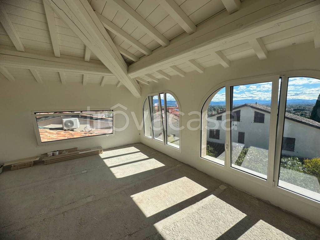 casa indipendente in vendita a Poggio a Caiano