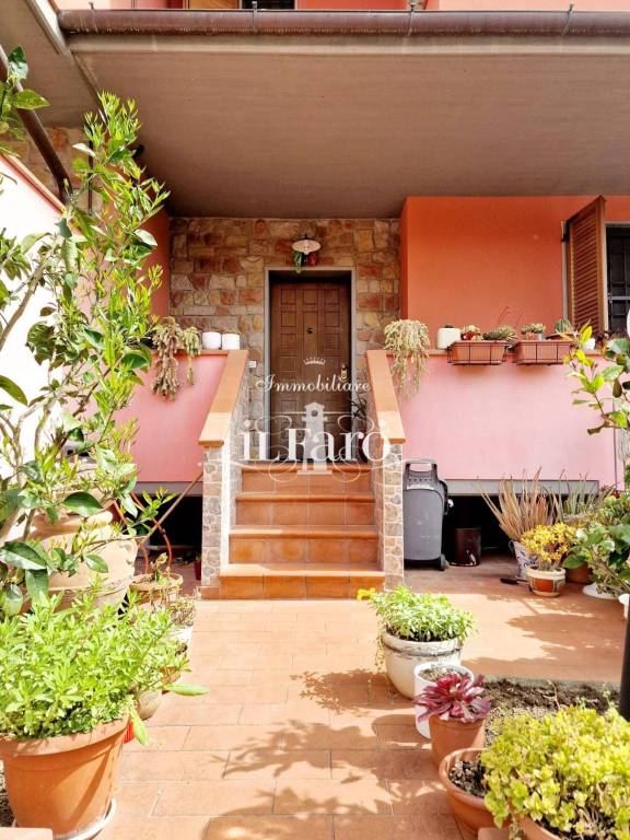 casa indipendente in vendita a Poggio a Caiano