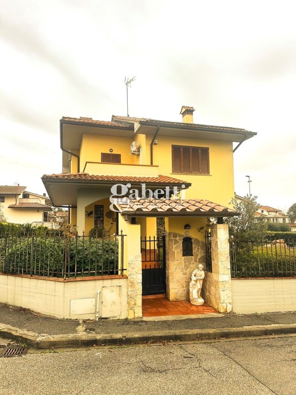 casa indipendente in vendita a Poggio a Caiano