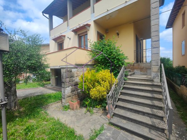 casa indipendente in vendita a Poggio a Caiano