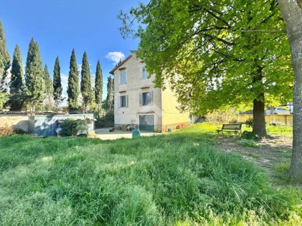 casa indipendente in vendita a Poggio a Caiano