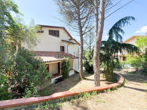 casa indipendente in vendita a Poggio a Caiano