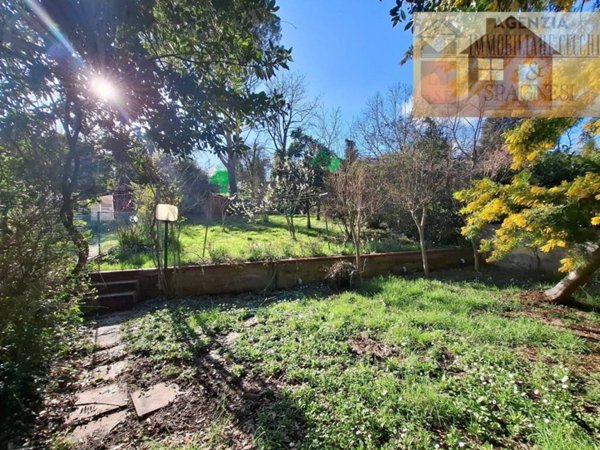 casa indipendente in vendita a Poggio a Caiano