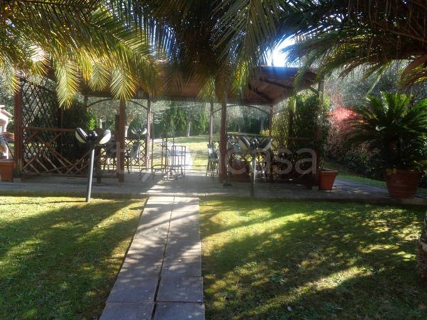 casa indipendente in vendita a Poggio a Caiano