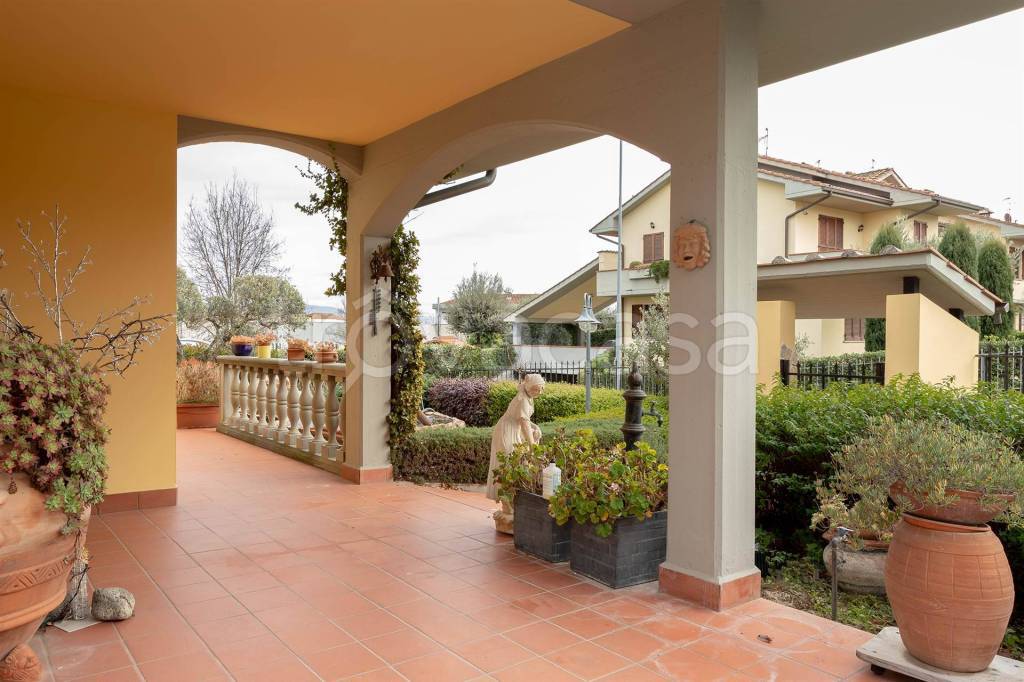 casa indipendente in vendita a Poggio a Caiano
