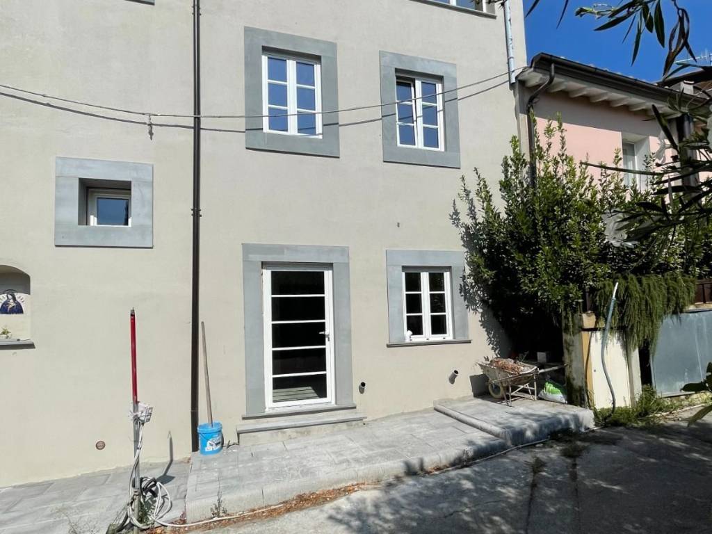 casa indipendente in vendita a Poggio a Caiano