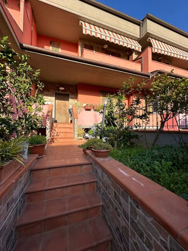 casa indipendente in vendita a Poggio a Caiano