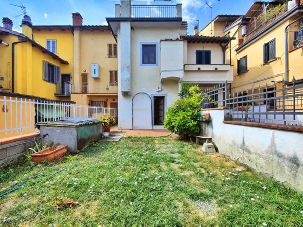 casa indipendente in vendita a Poggio a Caiano