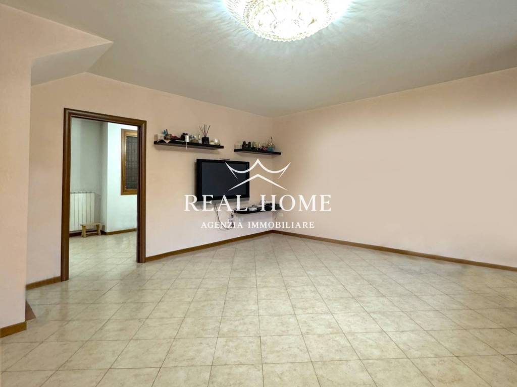 casa indipendente in vendita a Poggio a Caiano