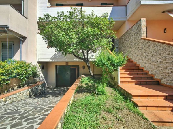 casa indipendente in vendita a Poggio a Caiano