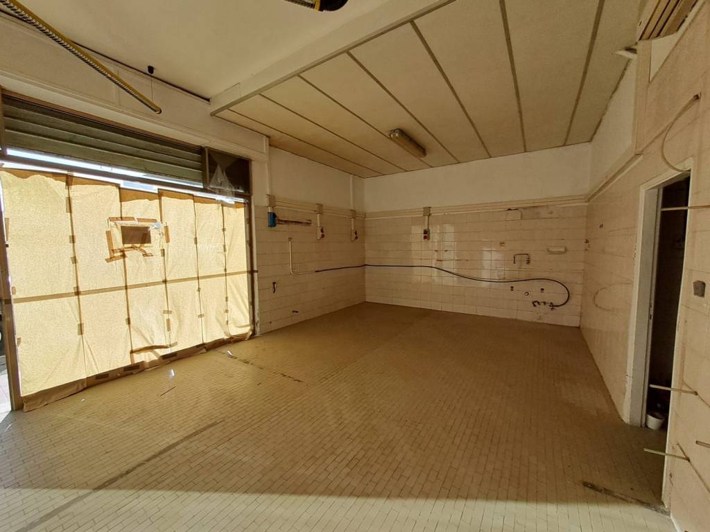 negozio in vendita a Poggio a Caiano