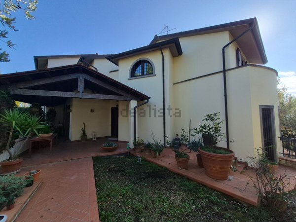 casa indipendente in vendita a Poggio a Caiano