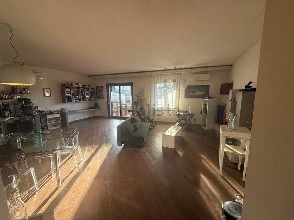 casa indipendente in vendita a Poggio a Caiano