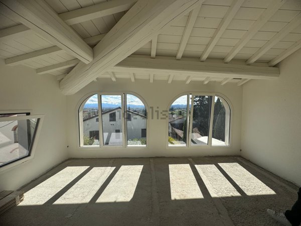 casa indipendente in vendita a Poggio a Caiano