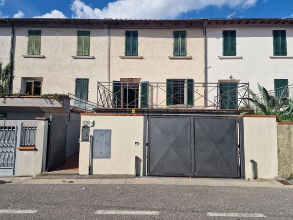 casa indipendente in vendita a Poggio a Caiano
