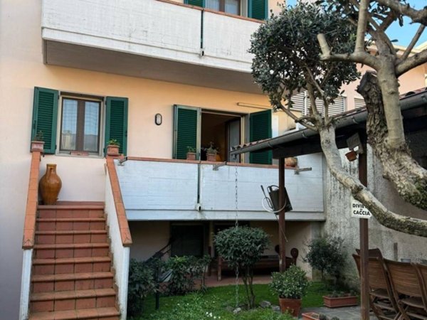 casa indipendente in vendita a Poggio a Caiano