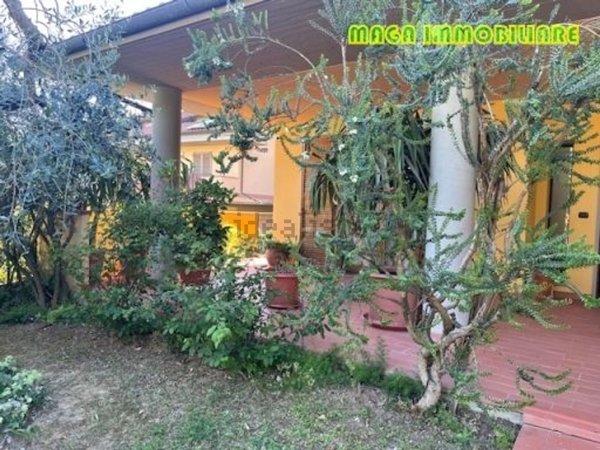 casa indipendente in vendita a Poggio a Caiano