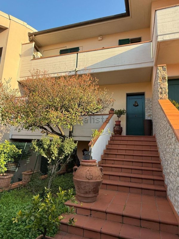 casa indipendente in vendita a Poggio a Caiano